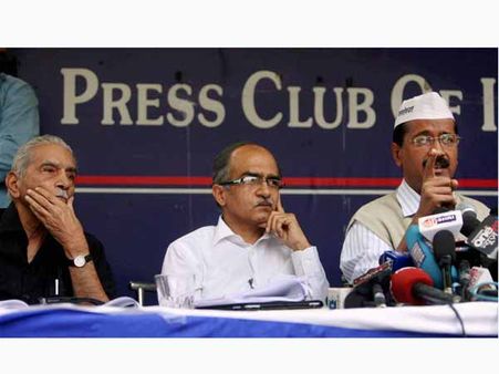 Bhushan challenges Kejriwal to 'open debate' on Janlokpal Bill