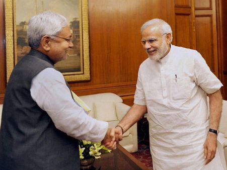 Nitish meets President, PM Modi on first visit after election win