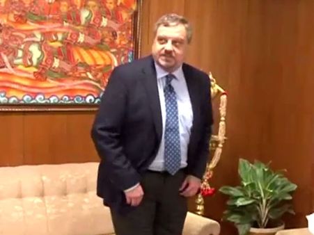 Spanish envoy to India resigns over corruption charges