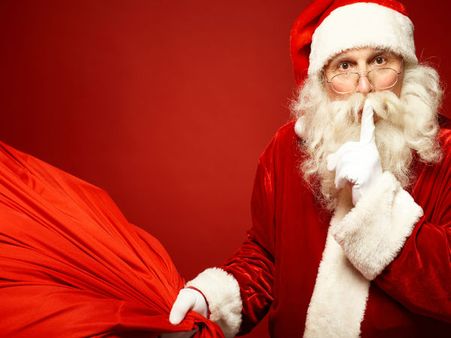 'Sandy' Santa comes calling at Odisha beach!
