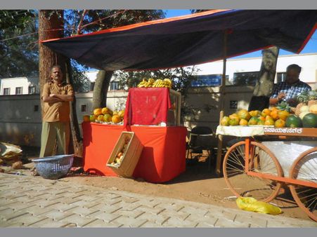 Mysuru: Thanks to PM Modi’s visit, fruit vendor’s New Year gone for a toss