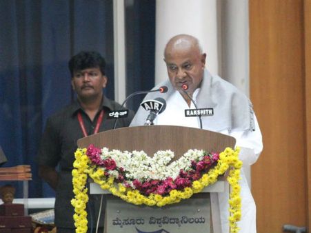 An evening of laughter at Science Congress valedictory