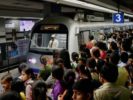 Delhi Metro survey to review existing position of ladies coach