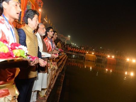 PM Modi thanks PM Abe for sharing Kashi experiences with Japanese people
