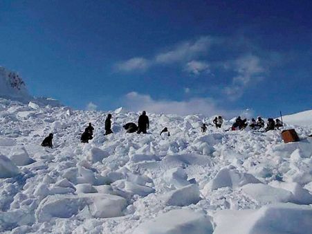 Maha soldier's family hopes for miracle after avalanche