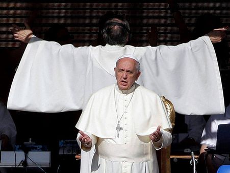 Pope's sex abuse commission says bishops must report abuse