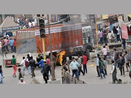 Jat stir: Extra flights organised to beat Haryana blockade