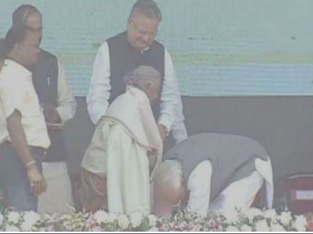 Chhattisgarh: Know why PM Modi touches feet of 104-year-old-woman