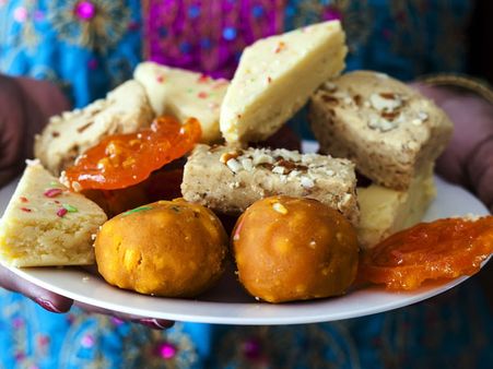 8 persons taken ill due to suspected food poisoning in UP