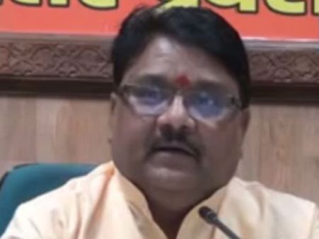 Shame for Swachh Bharat: BJP spokesperson caught urinating in Ganga!