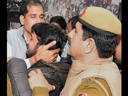 Lawyers beat up Kanhaiya: Modi Govt to discuss Patiala House attack sting in Parliament
