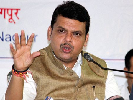 People who refuse to chant Bharat Mata Ki Jai have no right to live in India: Maha CM