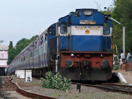 Railways to wash blankets after every use