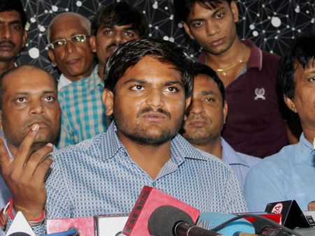 Keshubhai praises Hardik, says he has brought Patels together
