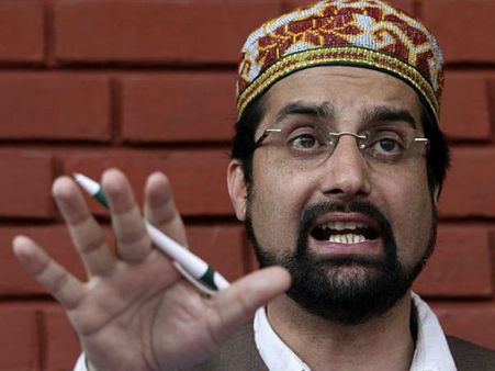 Hurriyat wants government to follow Vajpayee's vision: Mirwaiz