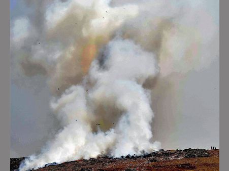 Mumbai: Congress stages rasta-roko to demand shifting of Deonar dumping ground