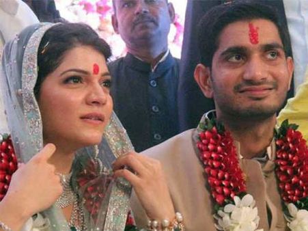 Mulayam's nephew gets married; Saifai decked up