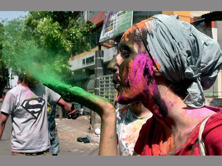 Delhi revels in sunshine and Holi colours