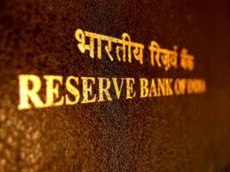 Banks await RBI policy before cutting rates