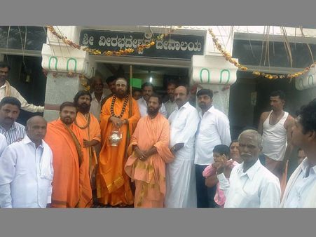 Upper-caste Lingayats bar entry of Lambanis to temples in Karnataka