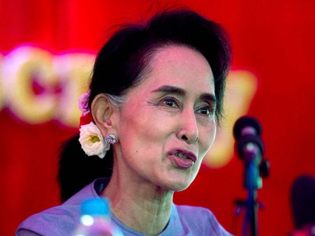 Obama calls new Burmese President, Suu Kyi