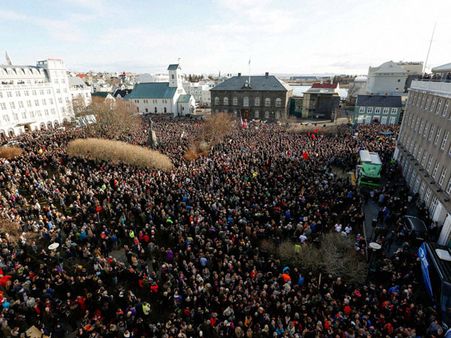 Panama Papers leak: Confusion over Iceland PM's resignation report