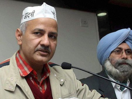 Sanskrit in IITs: Manish Sisodia mocks Smriti, says Java, C++ should be declared 'anti-national'