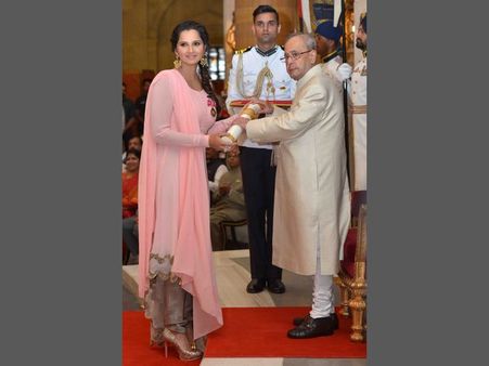 Rajinikanth, Sania, Priyanka Chopra honoured with Padma awards
