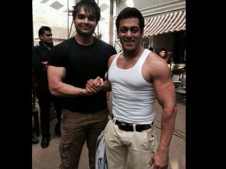 Salman Khan is an 'A level' swimmer, cyclist and weight-lifter: Salim Khan