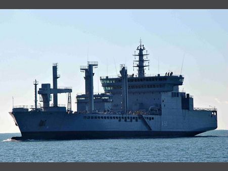 Russia hosts Indian Warships