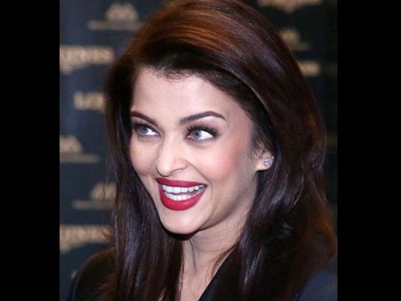Aishwarya Rai Bachchan heaps praise on PM Modi, here's what she said