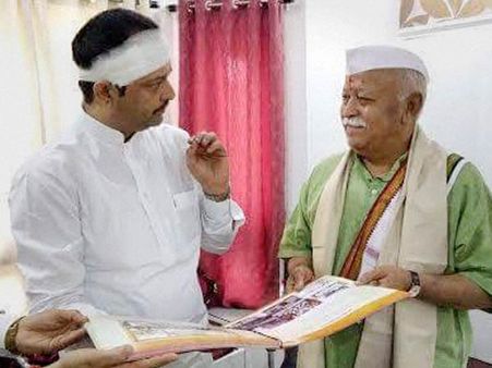 Five held for attacking spiritual guru Bhaiyyuji Maharaj