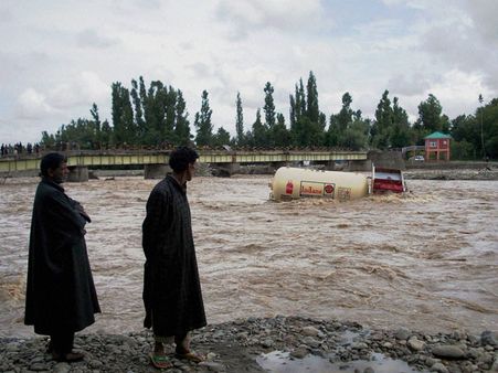 Cloud burst triggers flash flood in Jammu, three killed