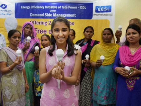 Indian Girl collects Funds to buy LED Bulbs for Underprivileged