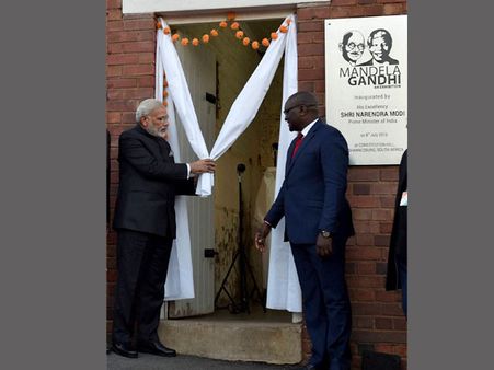 Modi in South Africa: Business leaders sign 8 agreements