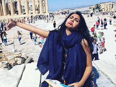 Bizarre: Pakistani woman goes on honeymoon alone; misses husband