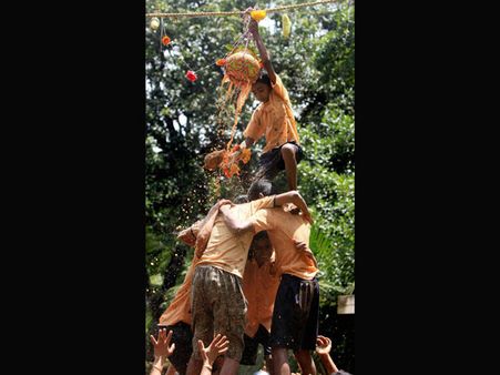 Maharashtra govt files caveat in SC in Dahi Handi matter