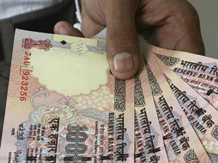 AAP trade wing threatens strike against min wage hike