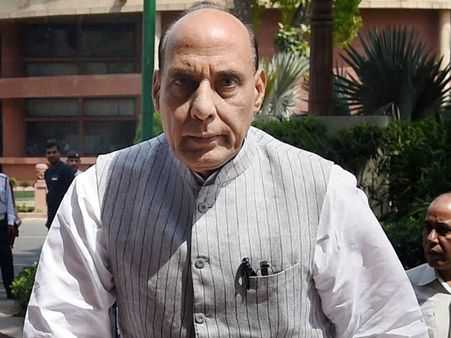 Rajnath Singh draws parallel between Mahatma Gandhi and Vajpayee