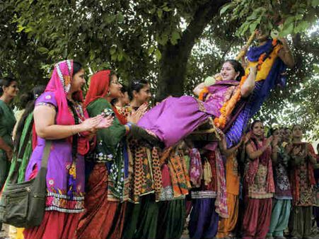 Hariyali Teej: No entry for outside vehicles in Vrindavan