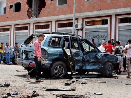 Yemen: Over 70 killed in army camp suicide attack