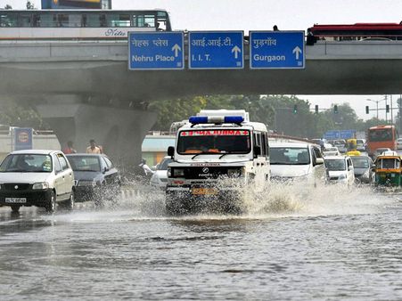 Rains, landslides block Jammu-Srinagar highway