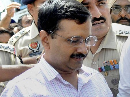 Plea to prosecute Kejriwal, Bharti not maintainable: Del Govt