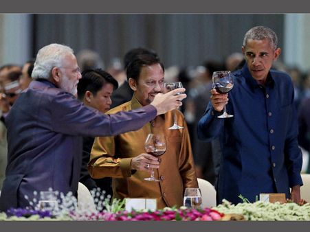 Modi, Obama have a 'cordial meeting' on the sidelines of EAS