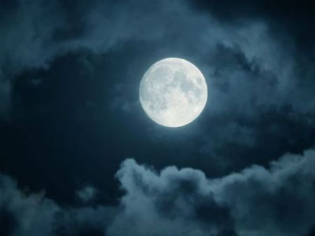 Moon was born when space rock hit Earth 4.5 bn years ago