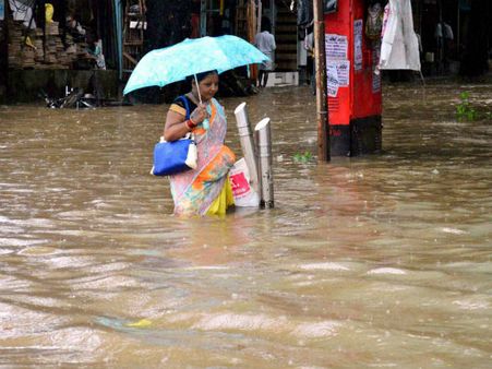Rains lash Mumbai for 6th day in row; heavy downpour likely