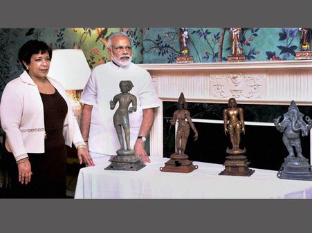 Ancient idols returned by US produced in TN court