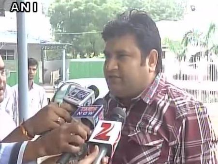 Sacked fmr minister suspended from AAP, surrenders before cops