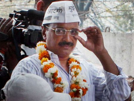 Judges' phones are tapped, says Arvind Kejriwal, Centre rubbishes claim