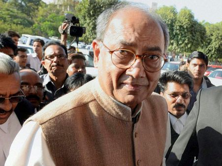 Don't forget you are a Rajput, says Digvijay Singh to Vaghela